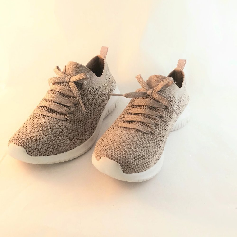 Sketchers Air-Cooled Memory Foam Tennis Shoe